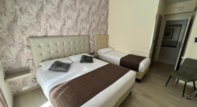Трёхместный номер Standard с видом на город Hotel Le Petit