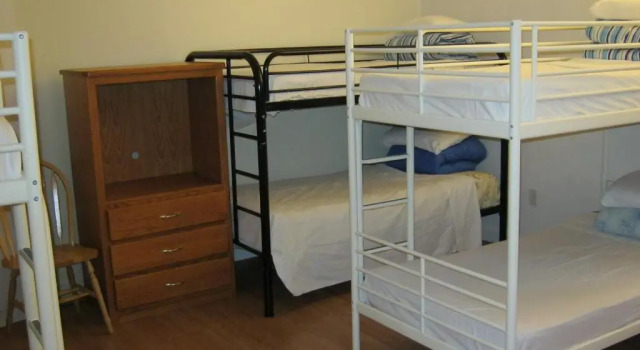 Kelowna Okanagan Lake Hostel, Book Hostel / Vandrerhjem Hostels i Kelowna, Hostel / Vandrerhjem