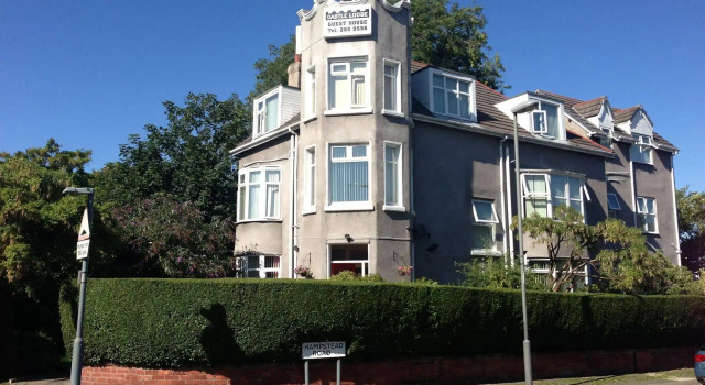 Castle Lodge Guest House 86-88 Sheil Rd L6 3AF, Забронировать Гостевой дом Отели Англии с завтраком, Завтраки