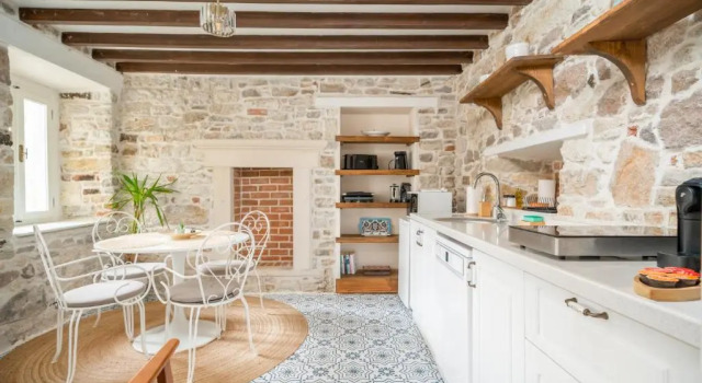 Коттедж MINIQ HOMES 101 - Near Sea Foça Center 2BR Historic Stone House