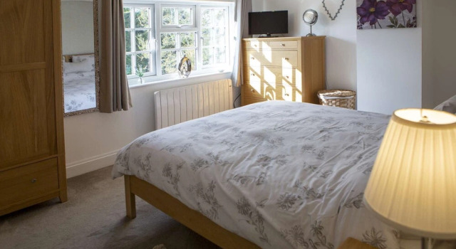 Hemsby Cottage With spa Bath and Private Garden