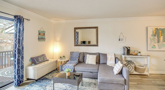 Lake Desoto Gem w/ Private Dock & Resort Perks!, Prenota Resort Hotel resort a Arkansas, Resort