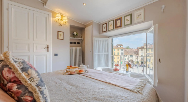 Casa Pitt in Lucca With 3 Bedrooms and 2 Bathrooms, Buchen Sie Ferienwohnung Lucca Toskana