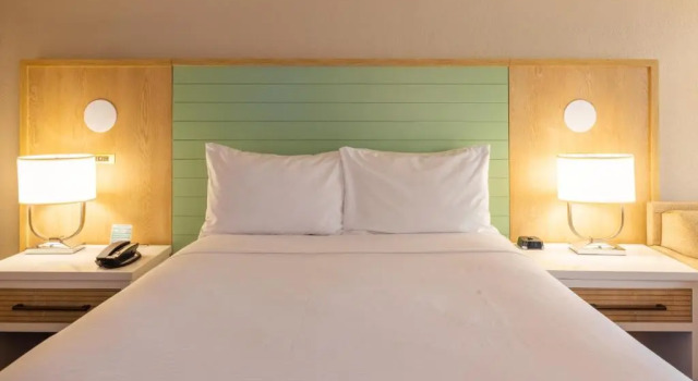 Двухместный номер Wyndham Garden Lake Buena Vista   Disney Springs® Area