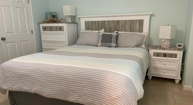 Barefoot Dreams - 201 - 76th E