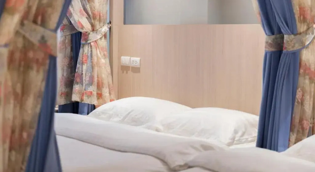 Kinnon Deluxe Hostel Coworking Cafe, Забронировать Хостел Хостелы Бангкока, рядом с Посольство России, Хостел