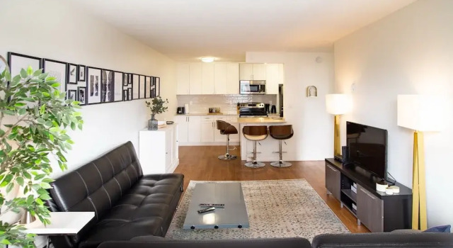 Люкс Pelicanstay in Burnaby