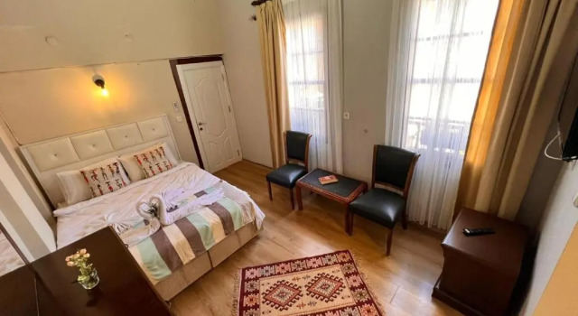 Sarı Konak, Забронировать Отель Калеичи 