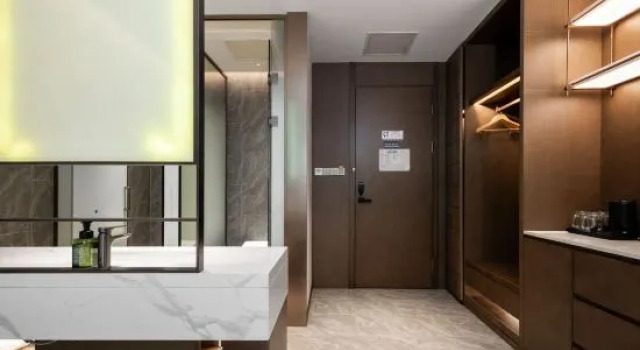 Люкс Deluxe Yixuan Youju Hotel (Jingzhou Development Zone Olympic Sports Center Branch)