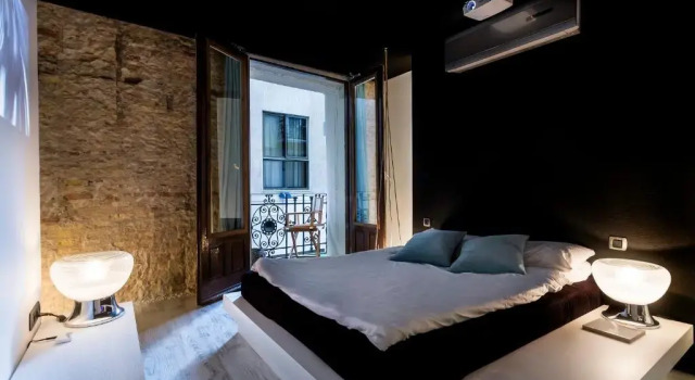 Апартаменты c 1 комнатой The Black Boutique -- Turistea Suites