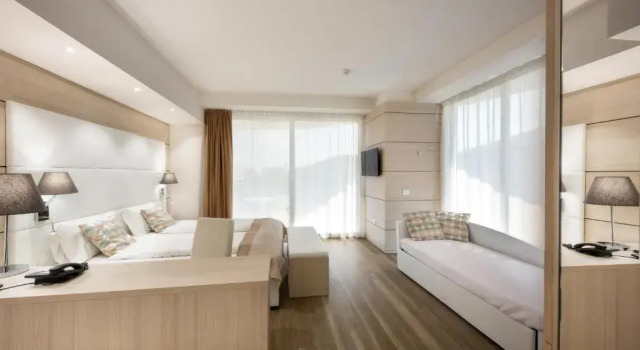 Номер Superior International Beach Hotel