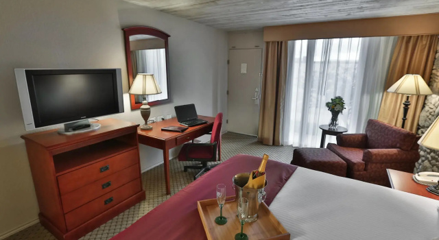 Номер Standard Inn of the Hills Hotel and Conference Center