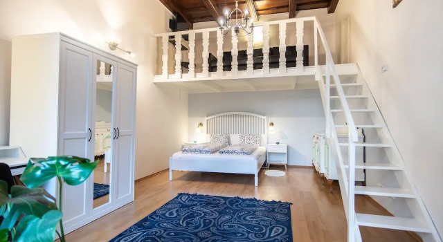 Апартаменты Lovely Apartment on Mala Strana just 10 mins walk to scenic places