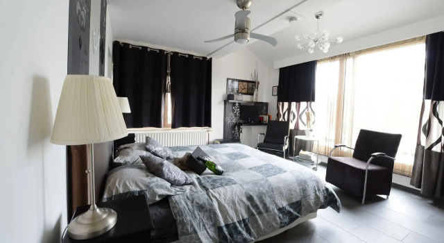 Guesthouse De Witte Merel Deluxe, Prenota Bed & breakfast Hotel a Flanders con parcheggio, Parcheggio