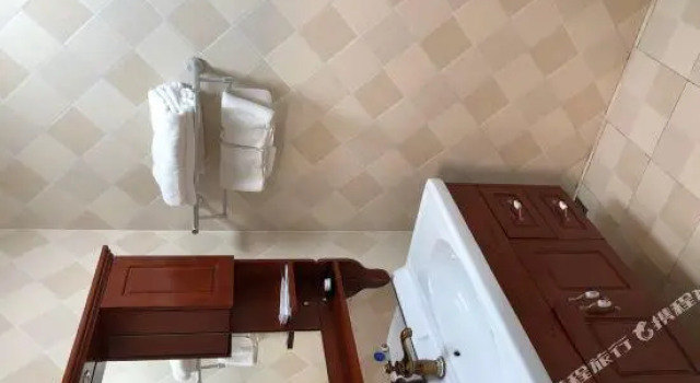 Yimeng Renjia Hotel, Prenota Hotel Hotel a Shandong con parcheggio, Parcheggio