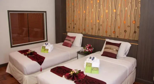Полулюкс Grand Ayutthaya Grand Hotel