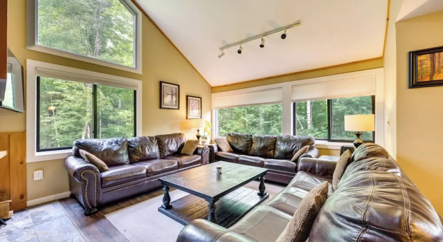 Апартаменты Lincoln Townhome w/ Community Pool & Club Access!