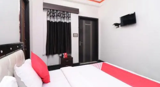 OYO 27763 Tr Hotel, Забронировать Отель Отели штата Раджастхана 3 звезды, 3*