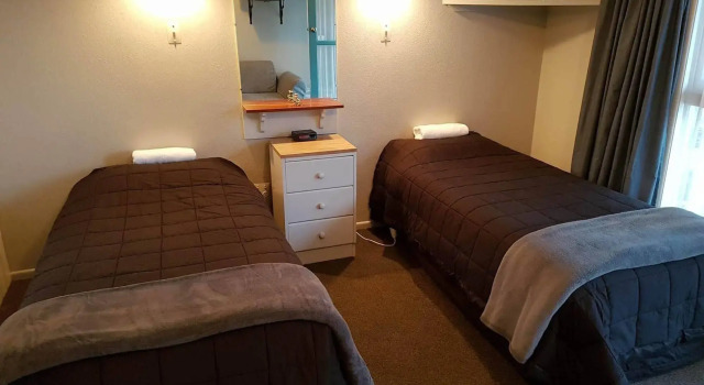 Camberley Court Motel, Rezerwuj Motel Hotele SPA w Hawke&, SPA