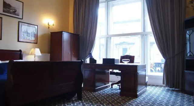 Junior suite con vista sulla città Thistle Hotel
