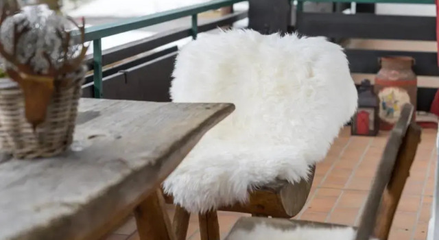 Wintertraum im Allgäu Alpine und Deluxe Sonnenwinkel, 4 Sterne Klassifiziert, WLAN gratis, großer Balkon mit Bergsicht, ruhig und doch zentral gelegen, tolle neu renovierte Ferienwohnung mit separaten Schlafzimmer, Brötchenservice, Hunde auf Anfrage, Rezervasyon Otel Obermaiselstein Hoernergruppe