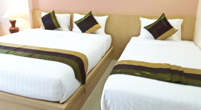 Sukkhamas Pirom Hotel, Rezervovat Hotel Levné hotely v North-Eastern Thailand