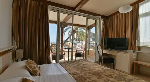 Номер Deluxe с балконом и с видом на море Hotel Le Chevalier