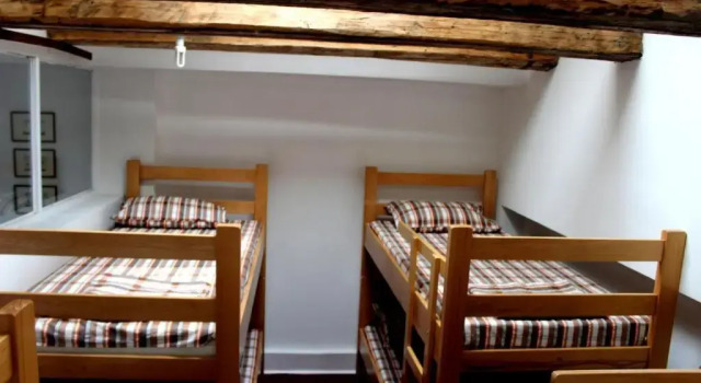 Кровать в общем номере Bicycle Belgrade Hostel