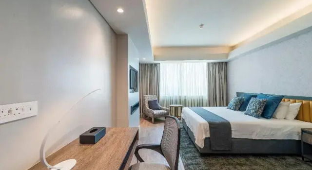 Одноместный номер Standard с балконом Rainbow Towers Hotel & Conference Centre