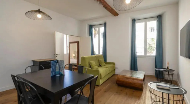 Апартаменты с 2 комнатами Appartements T2 Rue Conventionnel Chiappe, quartier Citadelle port