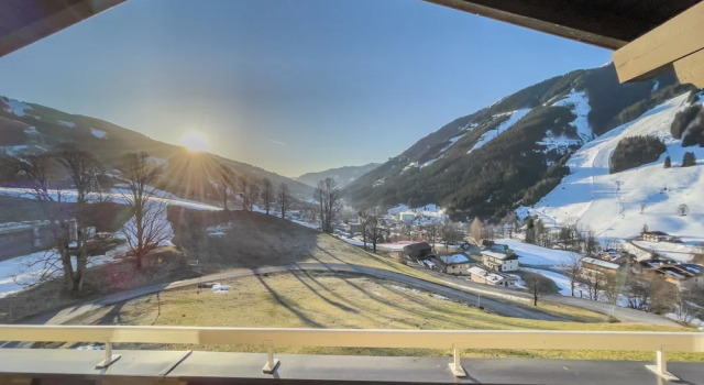 Апартаменты Superior с балконом Saalbach Apartments Landhaus Bernkogel