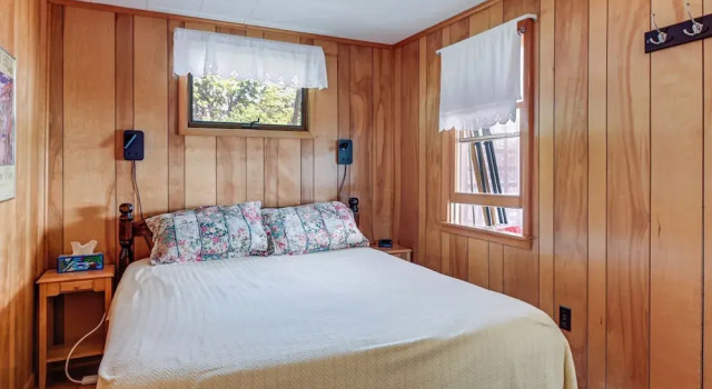 Dock & Rowboat: 'beechnut Bungalow' on Keuka Lake, Prenota Casa vacanze Bluff Point Stati Uniti