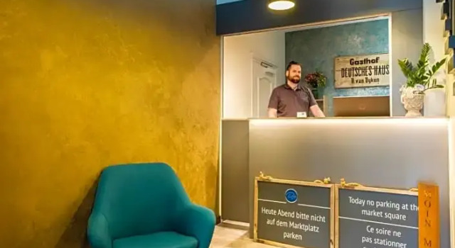 Hotel DH -Deutsches Haus, Забронировать Отель Отели Эмден с парковкой, рядом с Восточно-фризский музей земель в Эмдене, Парковка