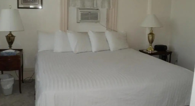Люкс с 2 комнатами Harbor Haus Inn & Suites