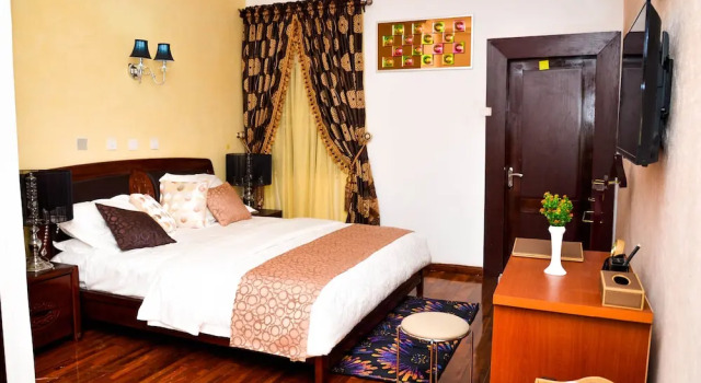 Crystal House International Hotel, Book Hotel Hotels in Kwara with Breakfast, Breakfasts
