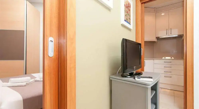 Lodging Apartments Sagrada Familia y Gracia, Забронировать Апартаменты/квартира Грасиа Барселона, рядом с Jove Regina Theatre