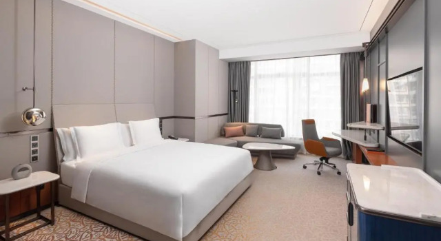 Номер Premium Crowne Plaza Qingdao Jinshui by IHG
