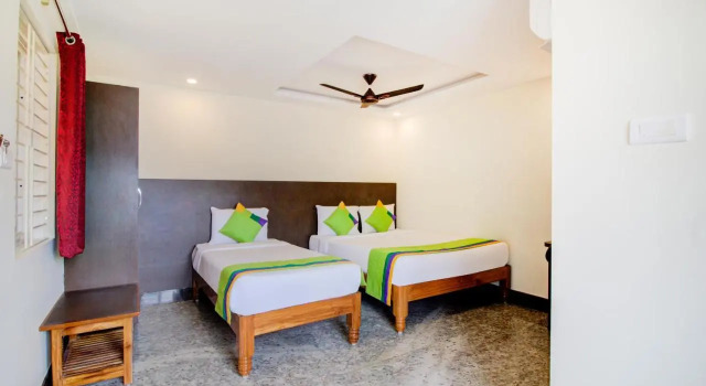 Treebo Sls Grand, Rezerwuj Hotel Hotele w Andhra Pradesh z parkingiem, Parking