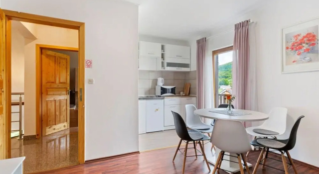 Cosy Apartment in Oto?ac With Balcony, Rezerwuj Apartament Otocac 