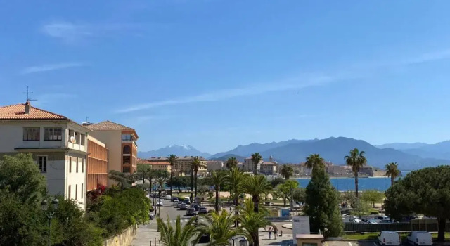 Апартаменты Appartement 50m2 pied dans l’eau