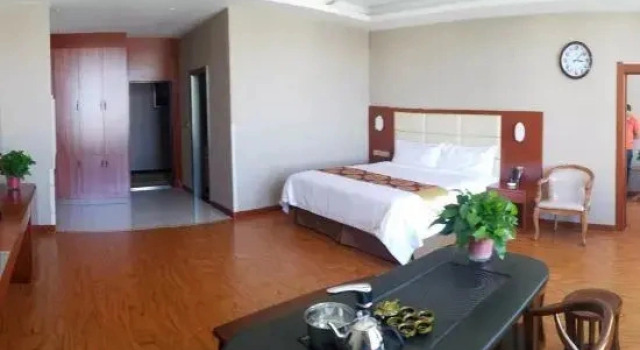 Люкс Deluxe Xiji Fengruihe Hotel