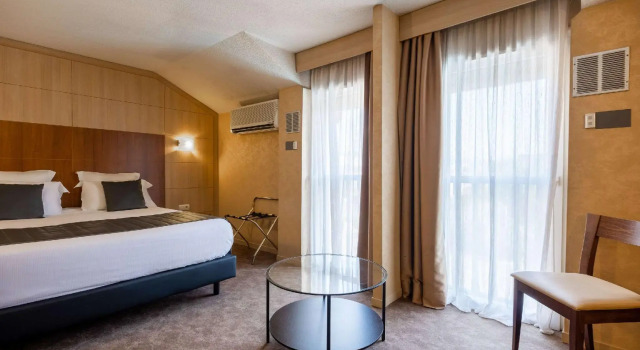 Двухместный номер Standard Hôtel Le Kennedy, Clermont-Ferrand, The Originals Relais