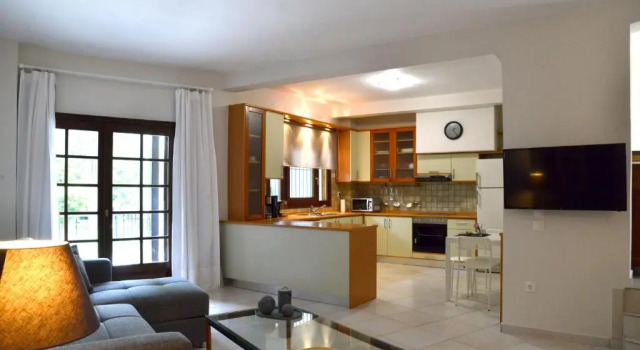 B home in Panorama, Book Hotel  
