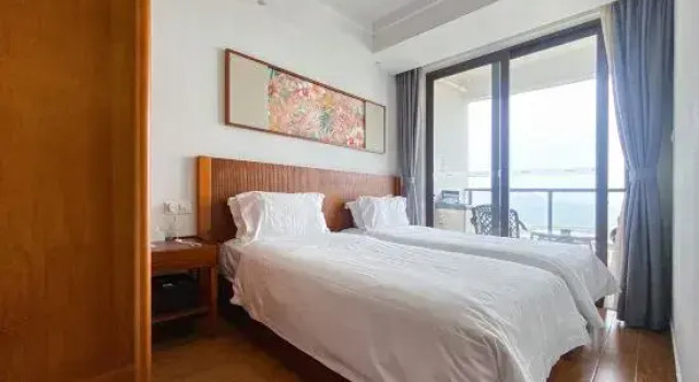 Семейный люкс с видом на море Aloha Oceanfront Suite Resort