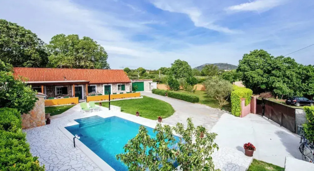 Коттедж Lovely Holiday Home With Private Infinity Pool