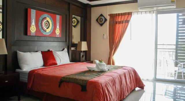 七岩巴黎式旅馆(Cha am Paris Style Guest House), Rezervați Pensiune Cha Am 