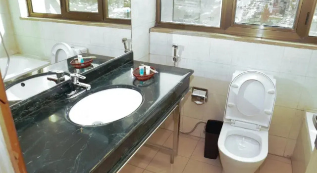Полулюкс Churchill Addis Ababa Hotel