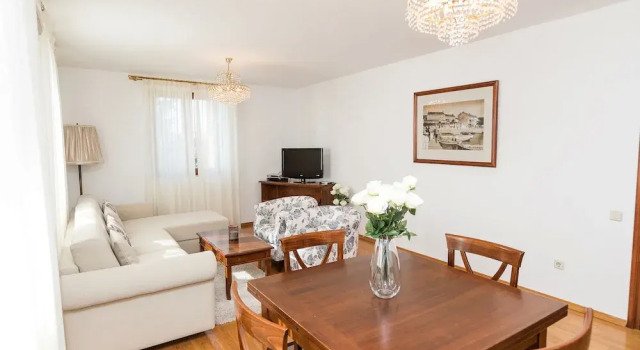 Apartments Villa Castello, Забронировать Апартаменты/квартира Отели Приморско-Горанской жупания с парковкой, Парковка