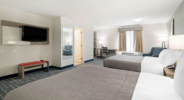 Четырёхместный номер Standard Quality Inn Lebanon - Hanover