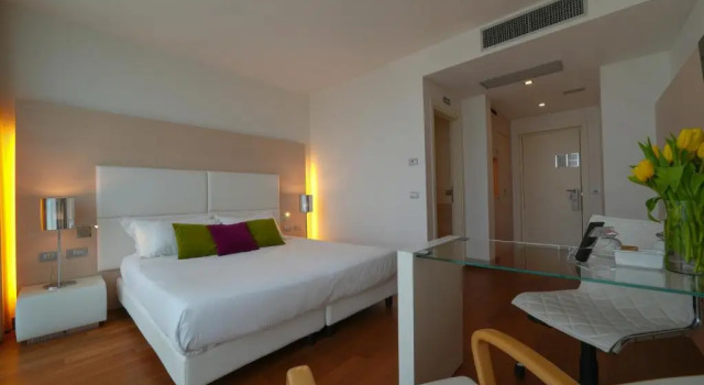 Standard Doppel Zimmer Pisa Tower Plaza